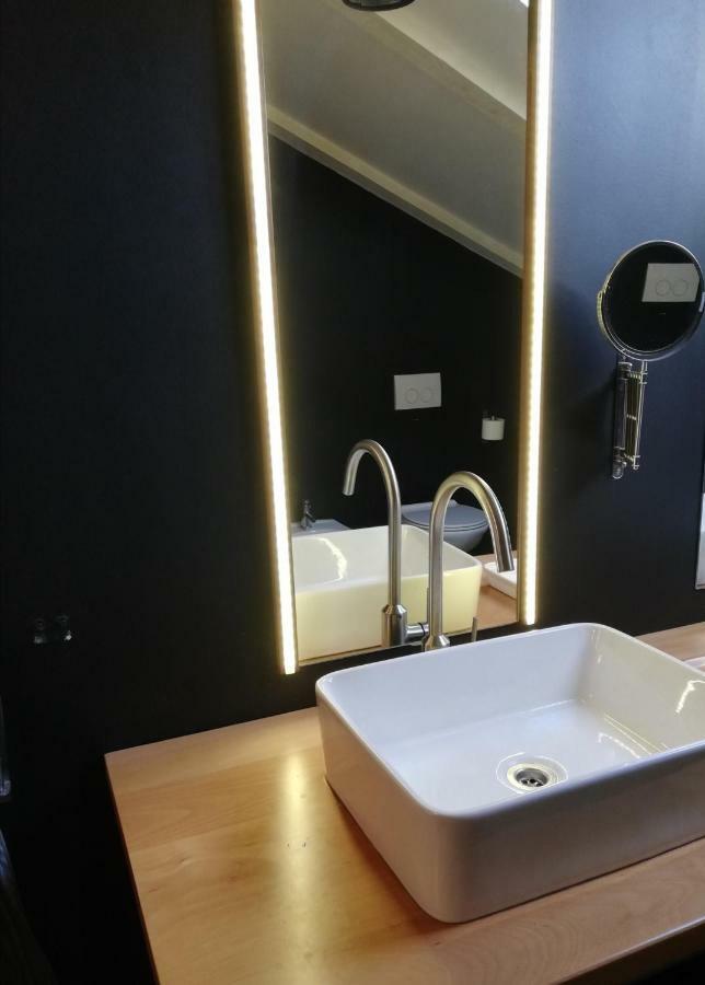 Naiadi Loft Apartment 네레자인 외부 사진